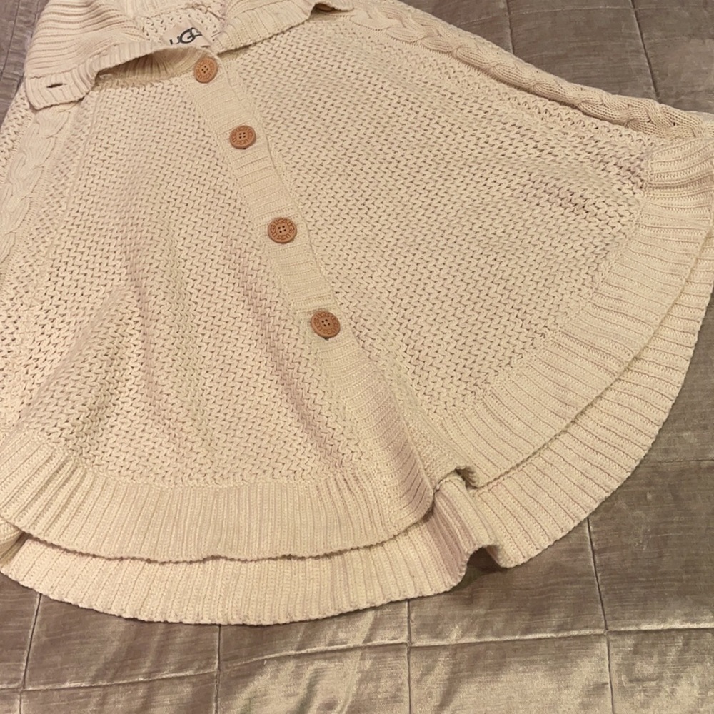 UGG Cream Sweater Cape Buttondown Poncho - Picture 3 of 13